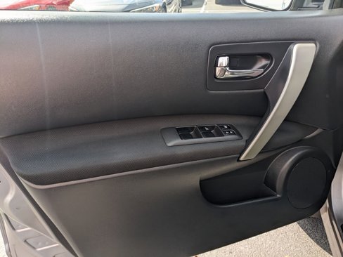 Used 2014 Nissan Rogue S image 14