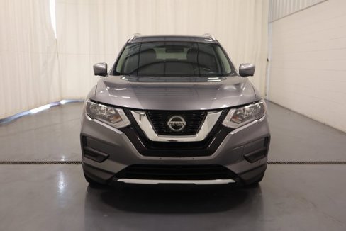 Used 2018 Nissan Rogue SV w/ Premium Package image 3