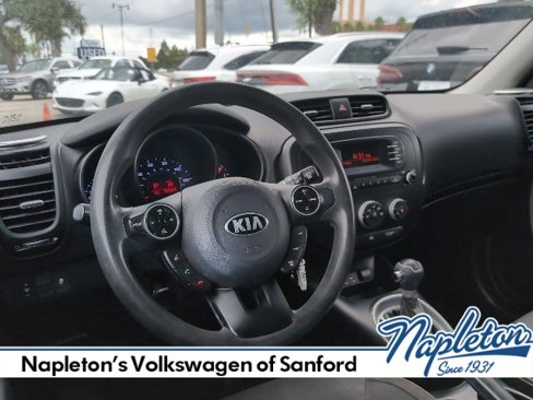 Used 2015 Kia Soul + image 7