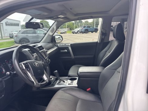 Used 2018 Toyota 4Runner SR5 Premium image 12