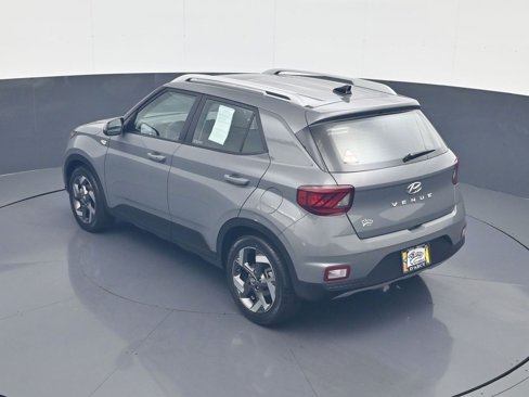 Certified 2021 Hyundai Venue SEL w/ Premium Package image 19
