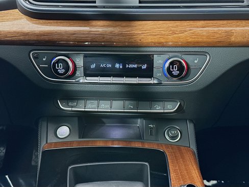 Used 2021 Audi Q5 Premium Plus w/ Premium Plus Package image 13