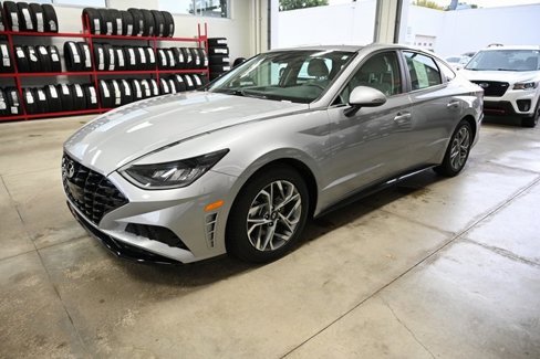 Used 2023 Hyundai Sonata SEL w/ Preferred Accessory Package image 8