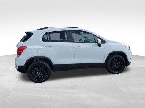 Certified 2022 Chevrolet Trax LT w/ Sport Edition image 6