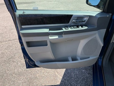 Used 2010 Dodge Grand Caravan SXT image 15