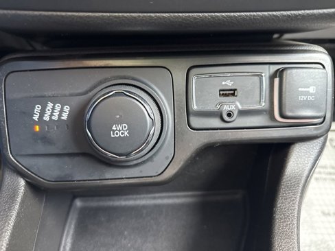 Used 2022 Jeep Renegade Latitude w/ Convenience Group image 29