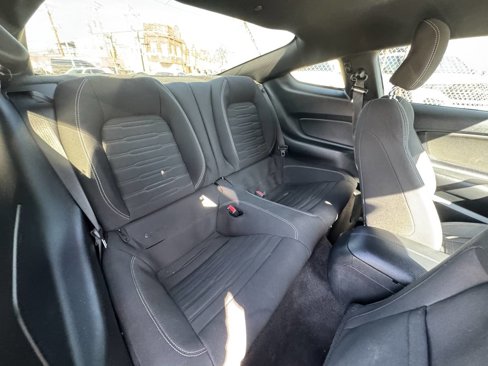 Used 2015 Ford Mustang Coupe image 22