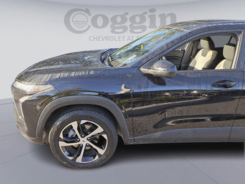 Used 2024 Chevrolet Trax RS w/ Sunroof Package image 2