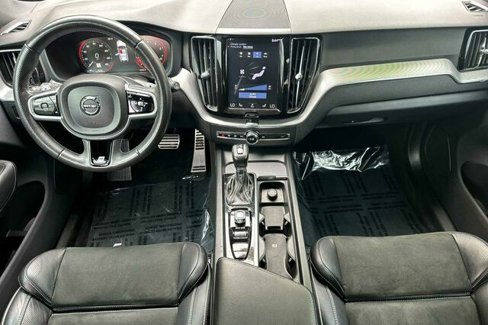 Used 2018 Volvo XC60 T6 R-Design w/ Convenience Package image 13