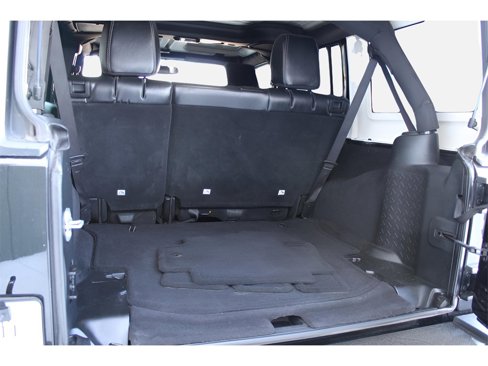 Used 2017 Jeep Wrangler Unlimited Sahara w/ Connectivity Group image 26