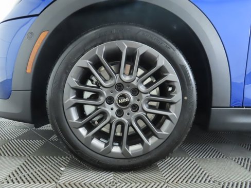 Certified 2025 MINI Cooper 2-Door Hardtop image 29