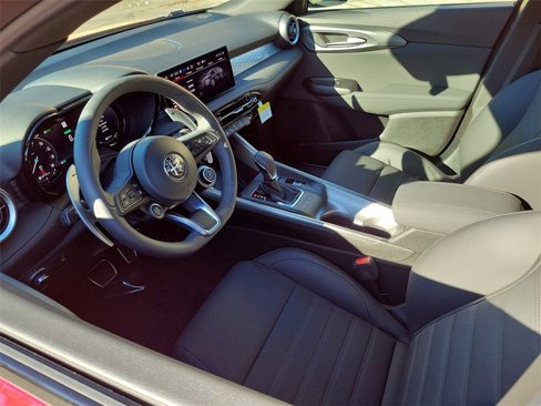 New 2024 Alfa Romeo Tonale Veloce image 4