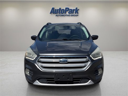 Used 2017 Ford Escape SE w/ Equipment Group 201A image 2