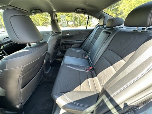 Used 2017 Honda Accord Sport image 23