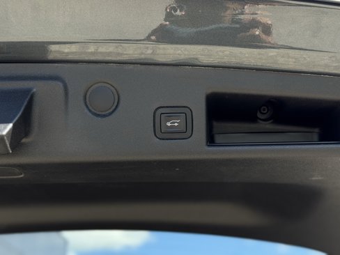 Used 2018 Chevrolet Equinox LT image 34