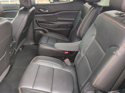 Used 2022 GMC Acadia AT4 w/ Preferred Package image 17
