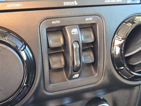 Used 2015 Jeep Wrangler Unlimited Sahara image 20