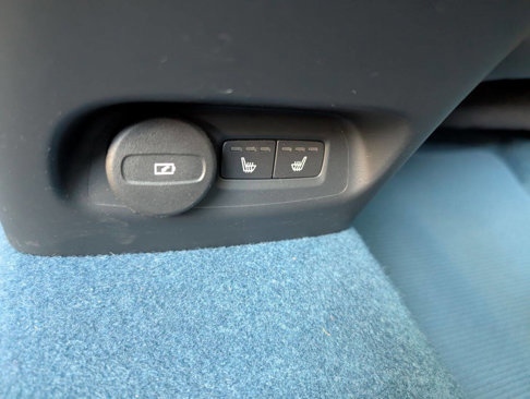 Used 2023 Volvo XC40 Recharge Ultimate image 12