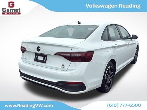 Certified 2024 Volkswagen Jetta Sport image 6