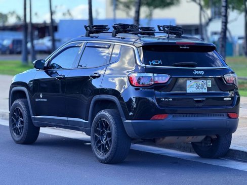 Used 2018 Jeep Compass Latitude image 3