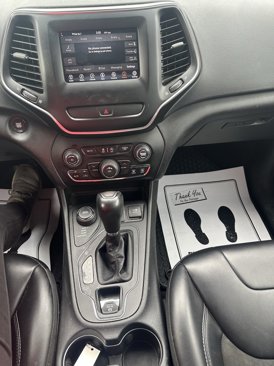Used 2019 Jeep Cherokee Latitude Plus w/ Cold Weather Group image 14