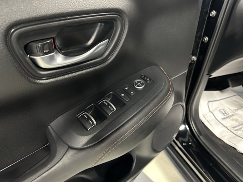 Used 2024 Honda HR-V Sport image 17