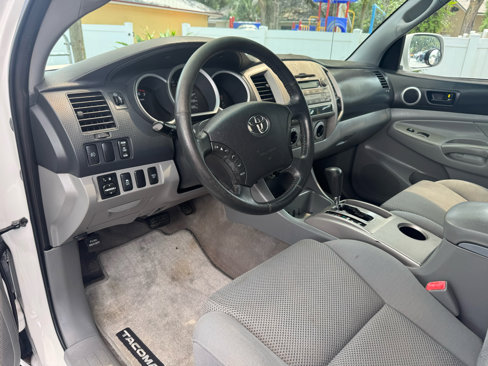 Used 2010 Toyota Tacoma PreRunner image 13