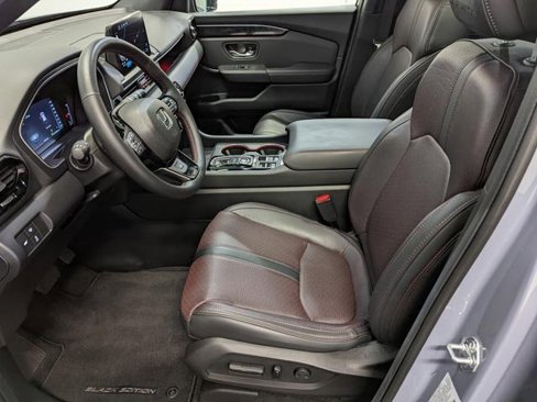 Certified 2025 Honda Pilot Black Edition image 14