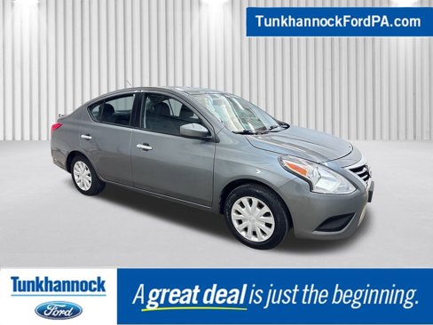 Used 2018 Nissan Versa SV image 1