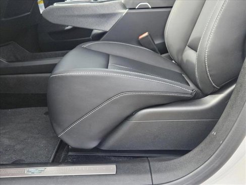 New 2025 Cadillac Optiq Luxury 1 image 4