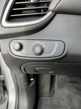 Used 2022 Chevrolet Trax LT w/ Redline Edition image 29