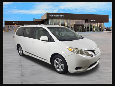 Used 2016 Toyota Sienna LE image 6