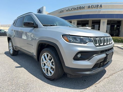 Used 2022 Jeep Compass Latitude image 1