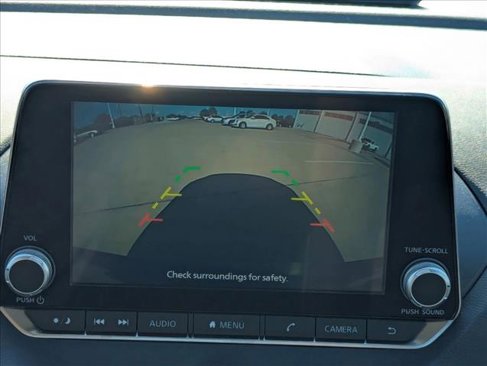 Used 2023 Nissan Sentra SV image 12