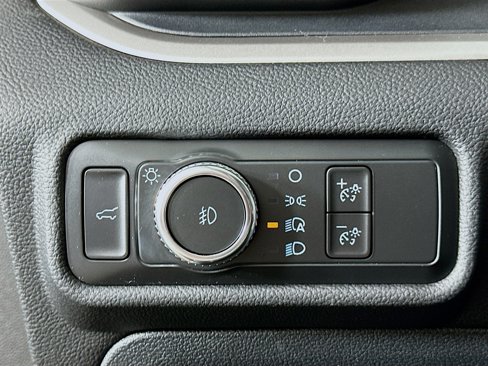 Used 2022 Ford Explorer XLT w/ Equipment Group 202A image 17