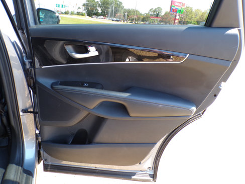 Used 2020 Kia Sorento LX image 26