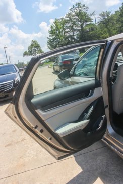 Used 2018 Honda Accord Touring image 18