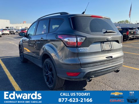 Used 2018 Ford Escape SE w/ SE Sport Appearance Package image 4
