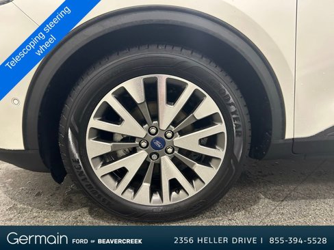Used 2021 Ford Escape Titanium image 12