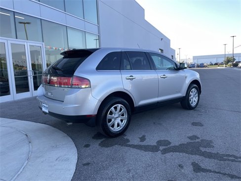 Used 2010 Lincoln MKX 2WD image 5