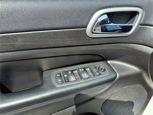 Used 2018 Jeep Grand Cherokee Altitude image 14