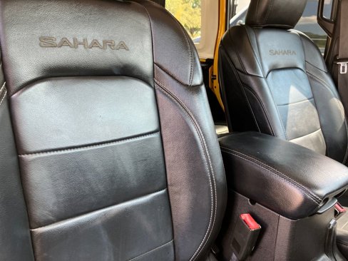 Used 2018 Jeep Wrangler Unlimited Sahara image 32