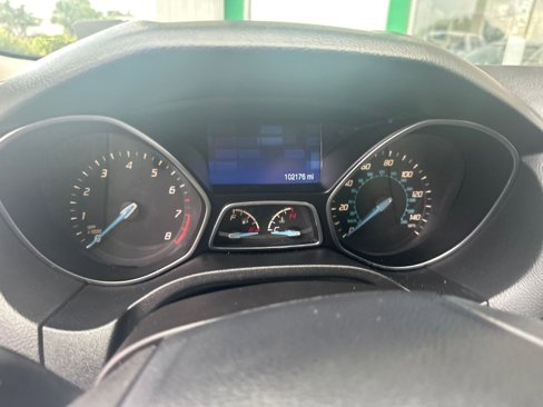 Used 2014 Ford Focus SE w/ SE Sport Package image 12