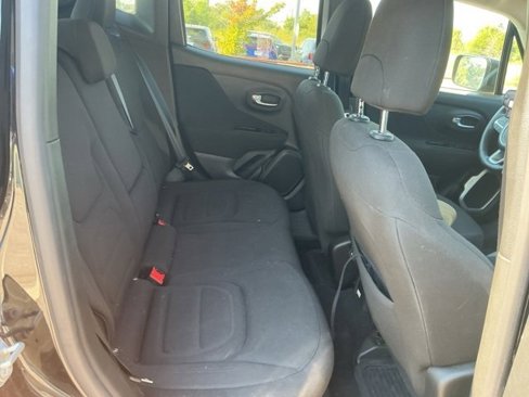 Used 2021 Jeep Renegade Latitude w/ Convenience Group image 12