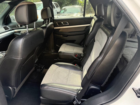 Used 2017 Ford Explorer XLT w/ Equipment Group 202A image 11
