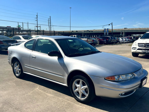 Used 2002 Oldsmobile Alero GL image 9