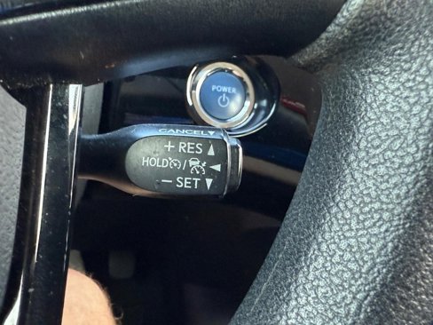 Used 2021 Toyota Prius Limited image 18
