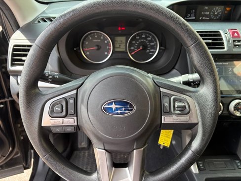 Used 2017 Subaru Forester 2.5i Premium image 16