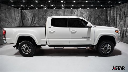 Used 2022 Toyota Tacoma SR5 image 25