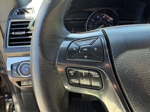 Used 2019 Ford Explorer XLT w/ Equipment Group 202A image 12
